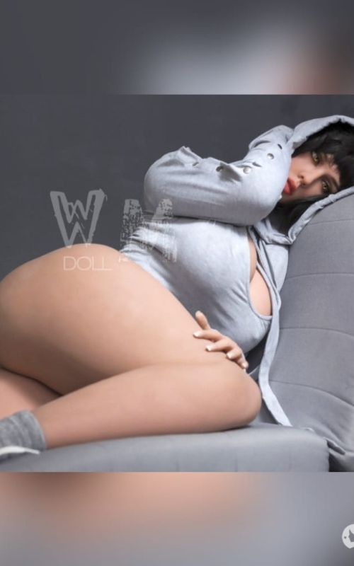 Lela, una ardiente y complaciente compañera sexual Lela, una ardiente y complaciente compañera sexual