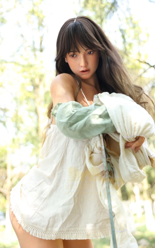 Himari, una asiática muy natural • SiliconGirls