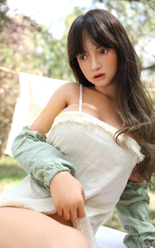 Himari, una asiática muy natural • SiliconGirls
