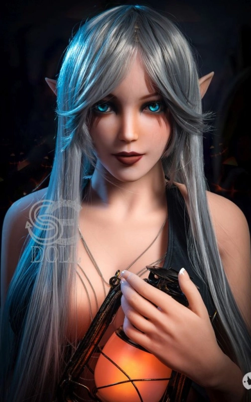 Elsa, renacida para el PLACER • SiliconGirls