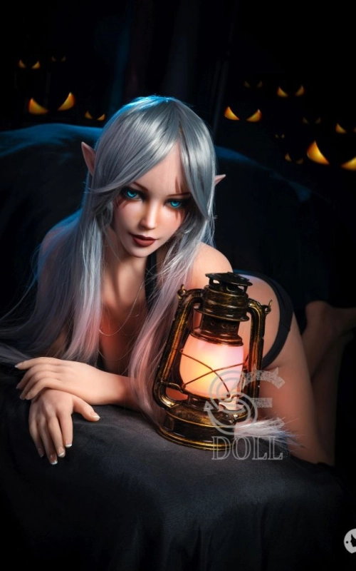Elsa, renacida para el PLACER • SiliconGirls