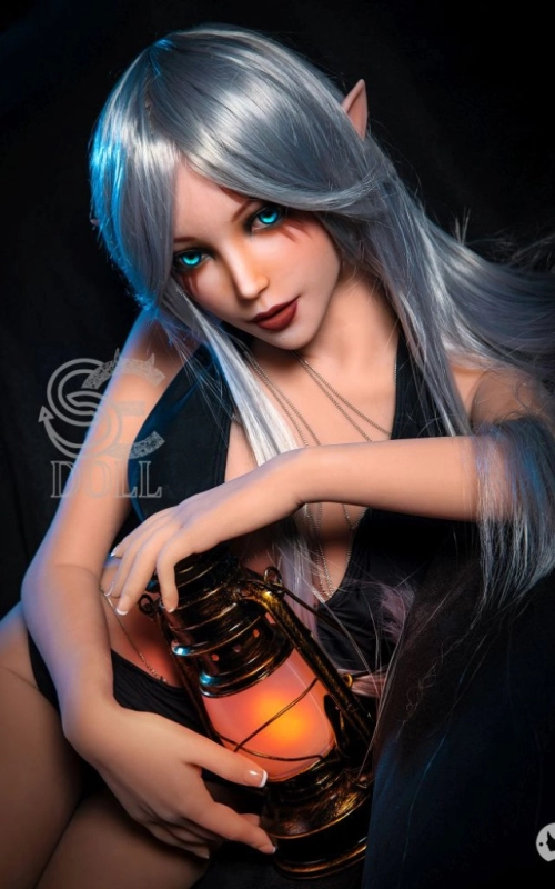 Elsa, renacida para el PLACER • SiliconGirls