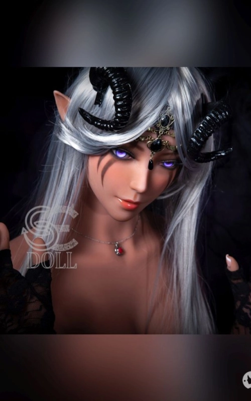 Lunma, bien dotada y animada • SiliconGirls