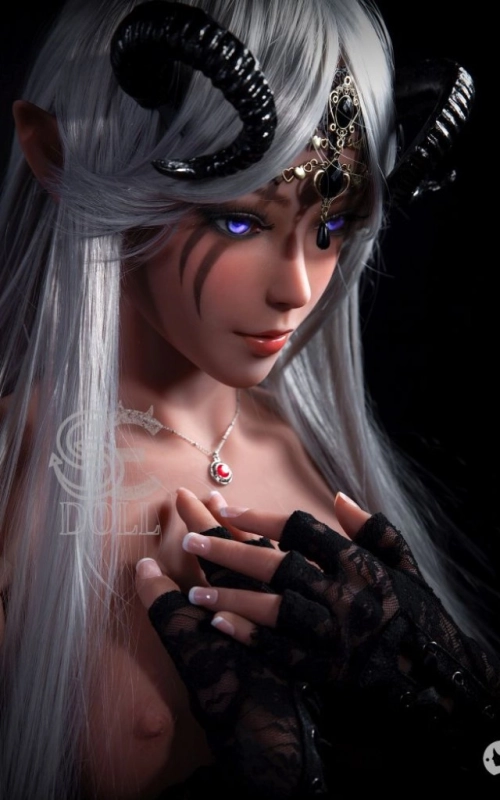 Lunma, bien dotada y animada • SiliconGirls