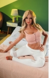 Pam, una rubia escultural • SiliconGirls