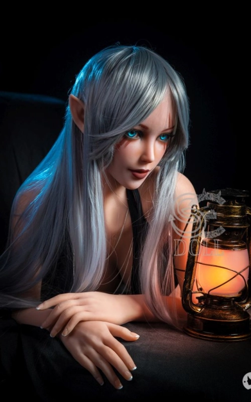 Elsa, renacida para el PLACER • SiliconGirls