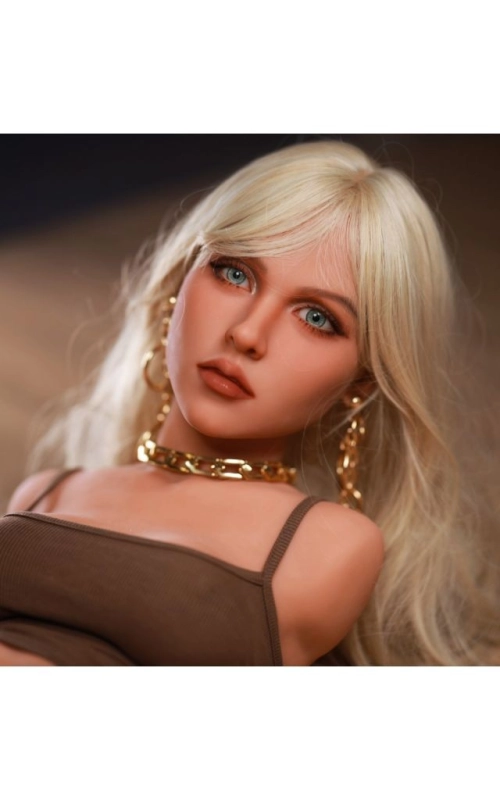 Torso Naye, la princesa de la casa • SiliconGirls