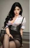 Reina, una secretaria muy excitante • SiliconGirls