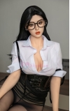 Reina, una secretaria muy excitante • SiliconGirls
