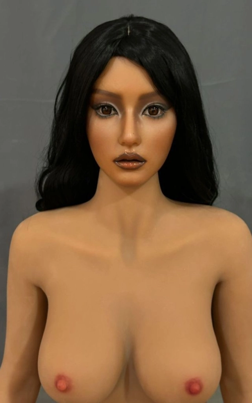 Zuri, tu novia totalmente servicial • SiliconGirls