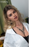 Nina, una chica con ganas de marcha • SiliconGirls