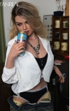 Nina, una chica con ganas de marcha • SiliconGirls