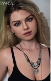 Nina, una chica con ganas de marcha • SiliconGirls