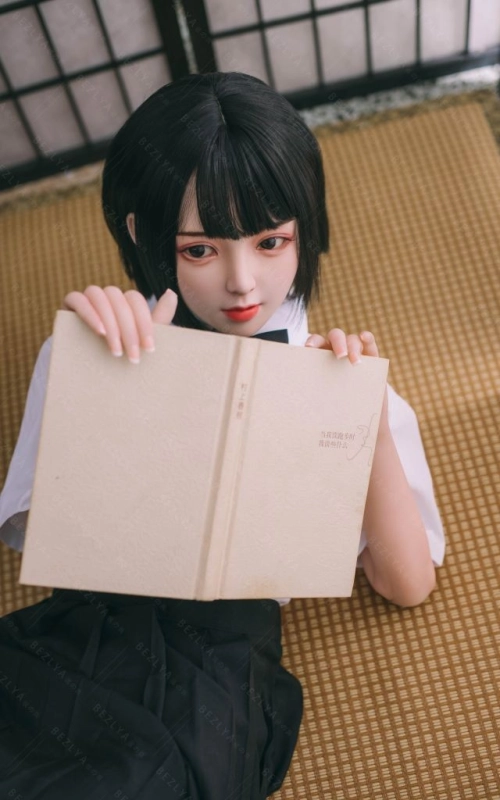 Convallaria, sua doce e meiga namorada • SiliconGirls