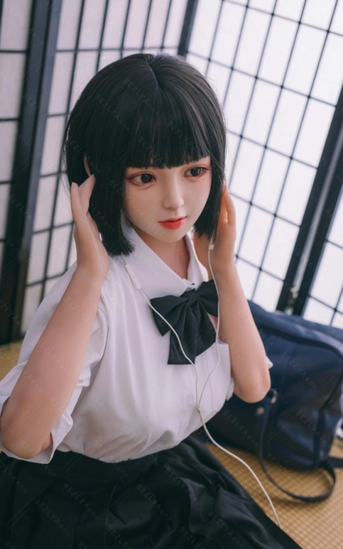 Convallaria, sua doce e meiga namorada • SiliconGirls