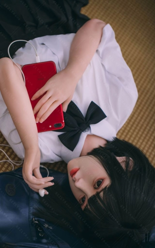 Convallaria, sua doce e meiga namorada • SiliconGirls