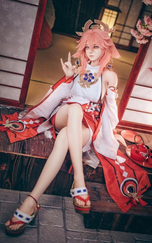 Lleva a casa la divinidad sensual de Yae Miko Lleva a casa la divinidad sensual de Yae Miko