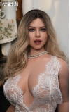 Torso Karlie, a sua loira explosiva • SiliconGirls