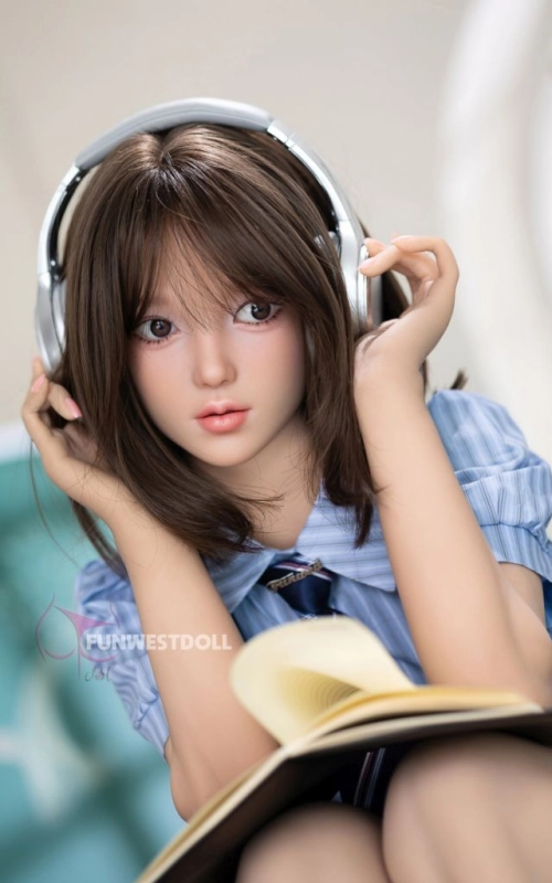 Nika, una estudiante muy aplicada • SiliconGirls
