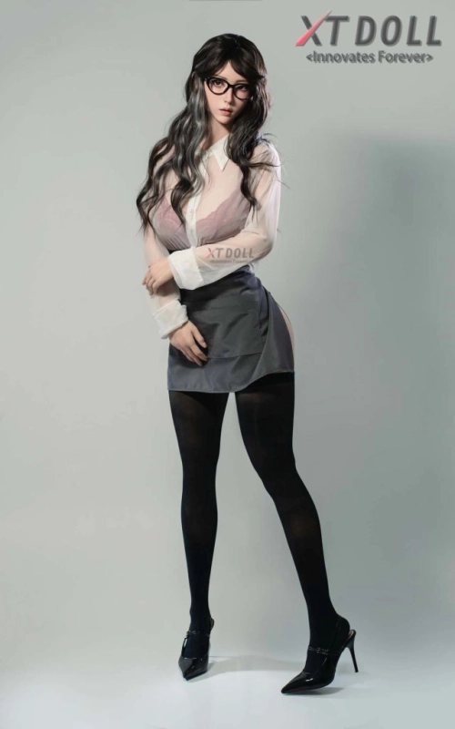 Lucy, sua namorada exuberante e leal • SiliconGirls