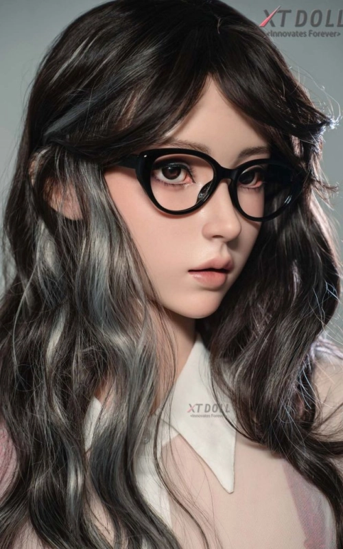 Lucy, sua namorada exuberante e leal • SiliconGirls