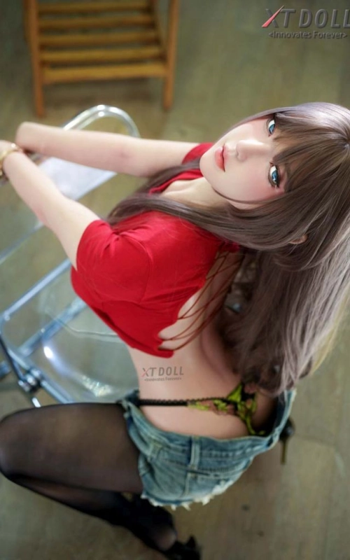 Emma, una chica dispuesta a todo • SiliconGirls