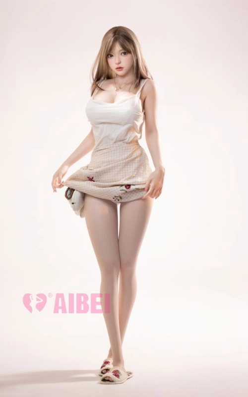 Lilian, tu novia dulce y complaciente • SiliconGirls