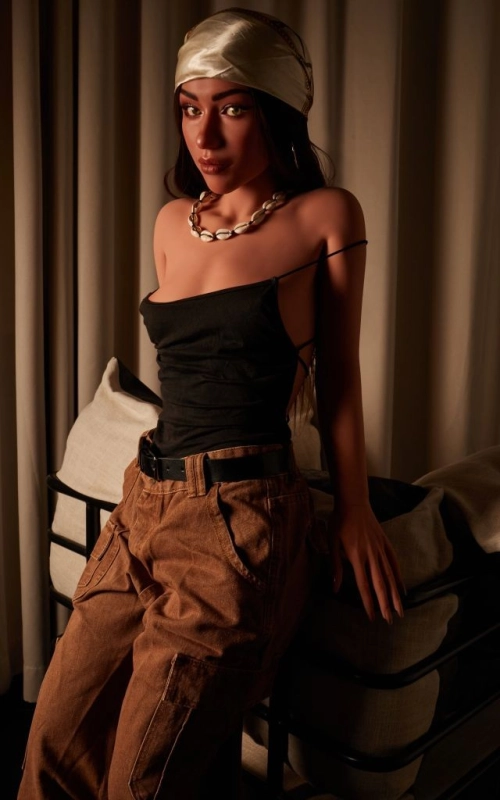 Tori, tu novia joven y siempre perfecta • SiliconGirls