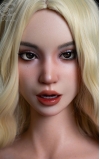 Isla, uma loira muito sensual e prestável • SiliconGirls