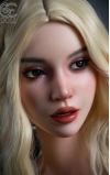 Isla, uma loira muito sensual e prestável • SiliconGirls