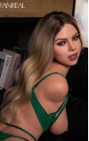 Carlee, tu novia de belleza explosiva • SiliconGirls