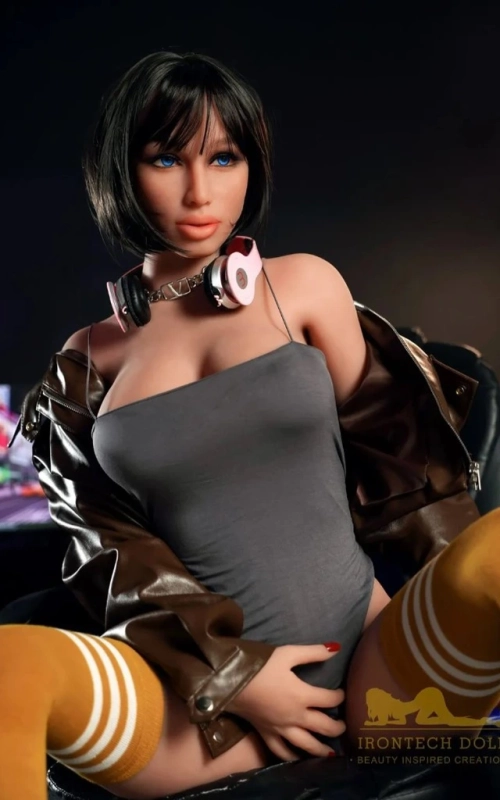 Zarah, uma Milf que sabe o que quer • SiliconGirls