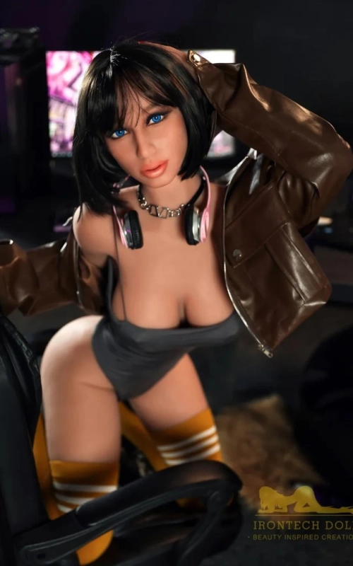 Zarah, uma Milf que sabe o que quer • SiliconGirls