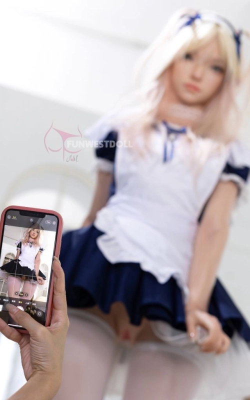 Giselle, tu doncella servicial • SiliconGirls