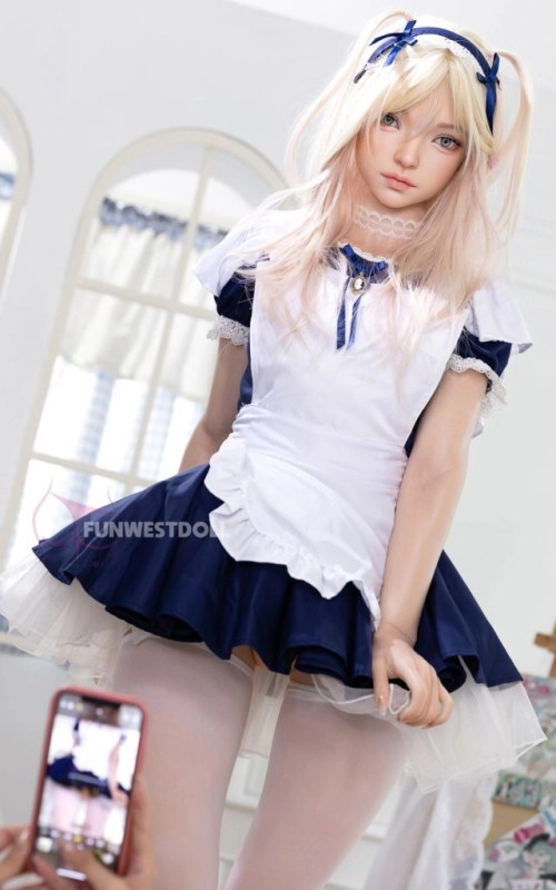 Giselle, tu doncella servicial • SiliconGirls