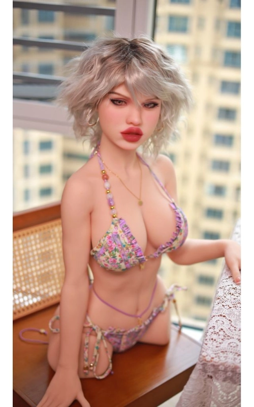 Torso Blaze, la rebelde fiestera • SiliconGirls
