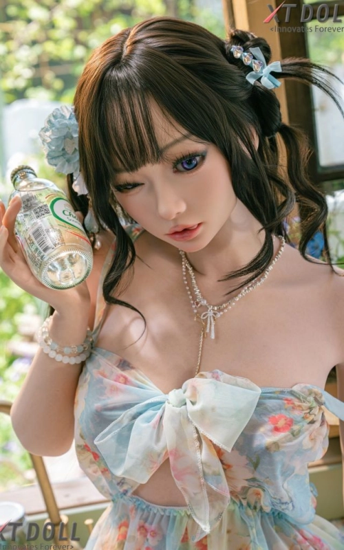 Yuyi Liu, a florista alegre e sedutora • SiliconGirls