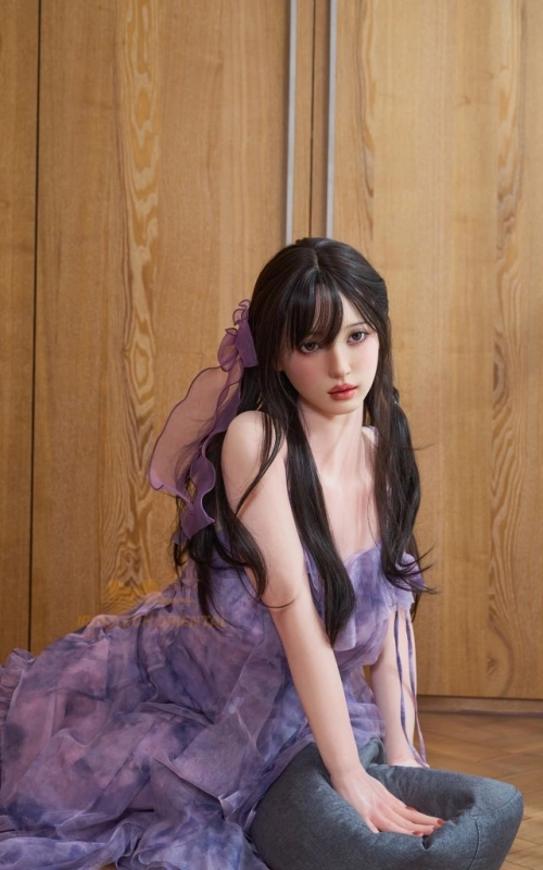 Serah, dulzura asiática • SiliconGirls