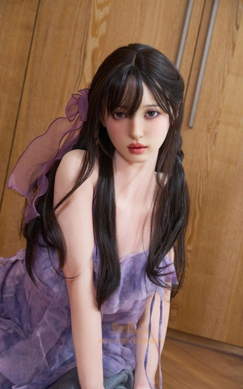 Serah, dulzura asiática • SiliconGirls