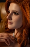 Poppy, mistura de elegância e sensualidade • SiliconGirls