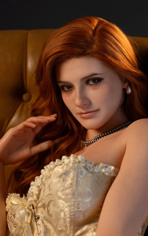Poppy, mistura de elegância e sensualidade • SiliconGirls