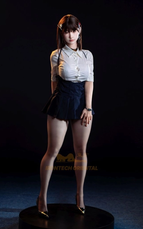 Yui, a tua namorada doce e encantadora • SiliconGirls