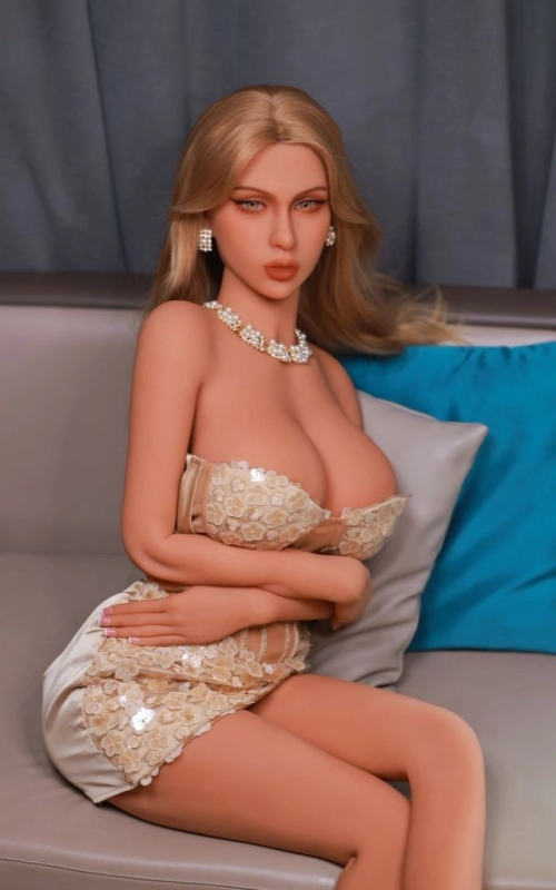 Angelica, a tua namorada bonita e na moda • SiliconGirls