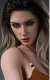Carina, una belleza sensual y provocativa • SiliconGirls