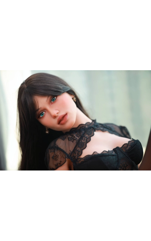 Layla modosa y leal • SiliconGirls