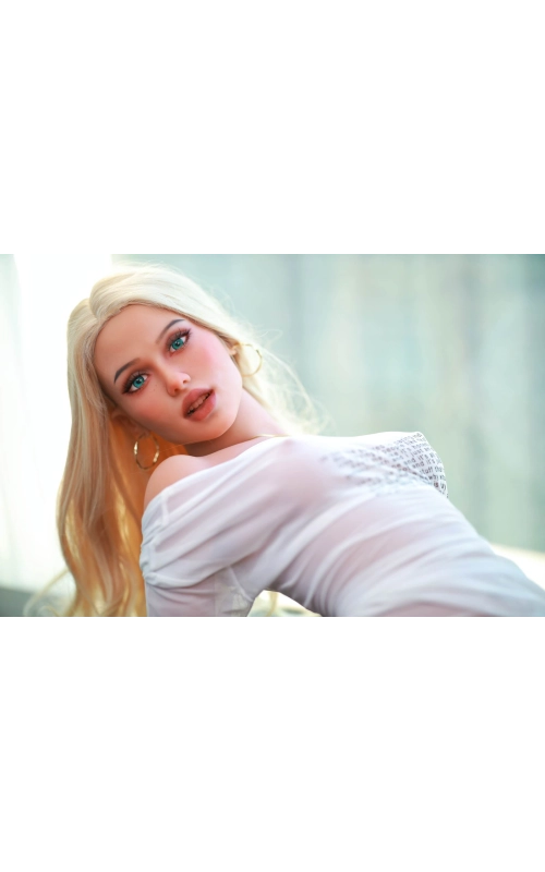 Sara una musa para el placer • SiliconGirls