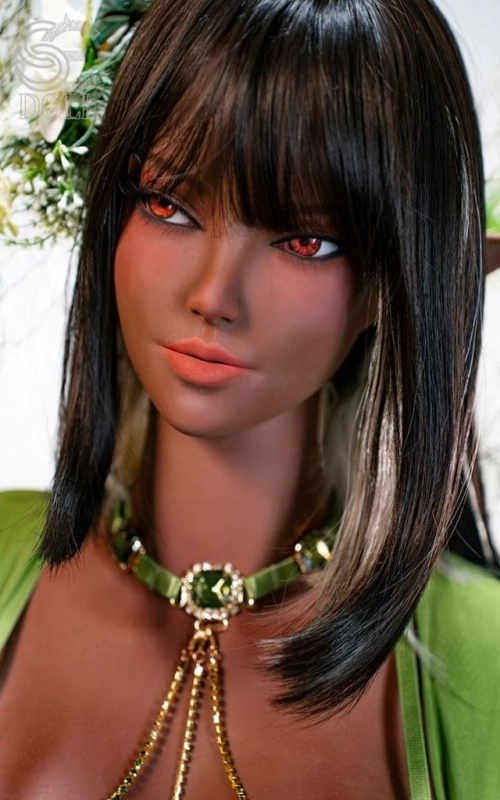 Regina, a modelo apaixonada • SiliconGirls