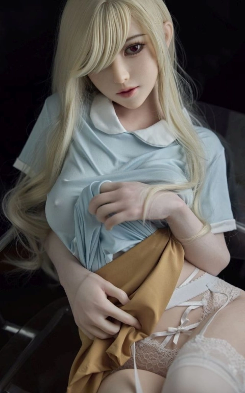 Chuye camarera traviesa • SiliconGirls