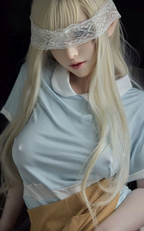 Chuye camarera traviesa • SiliconGirls