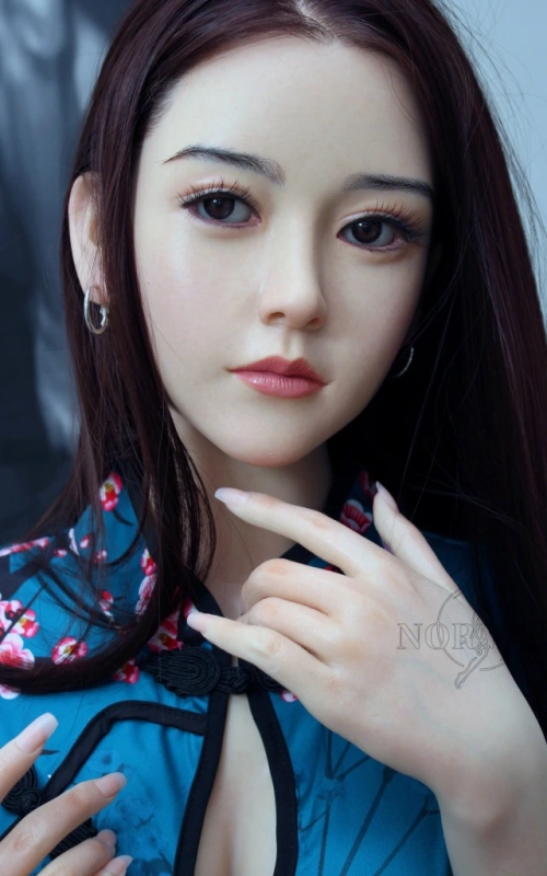 Xuin, uma asiática muito excitante • SiliconGirls
